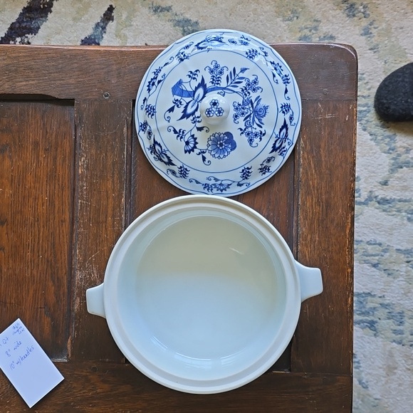 Blue Danube 1.5 Qt. Casserole with Lid - Picture 4 of 4